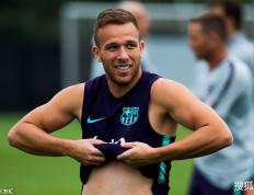 黑白体育- 巴塞罗那发布会 